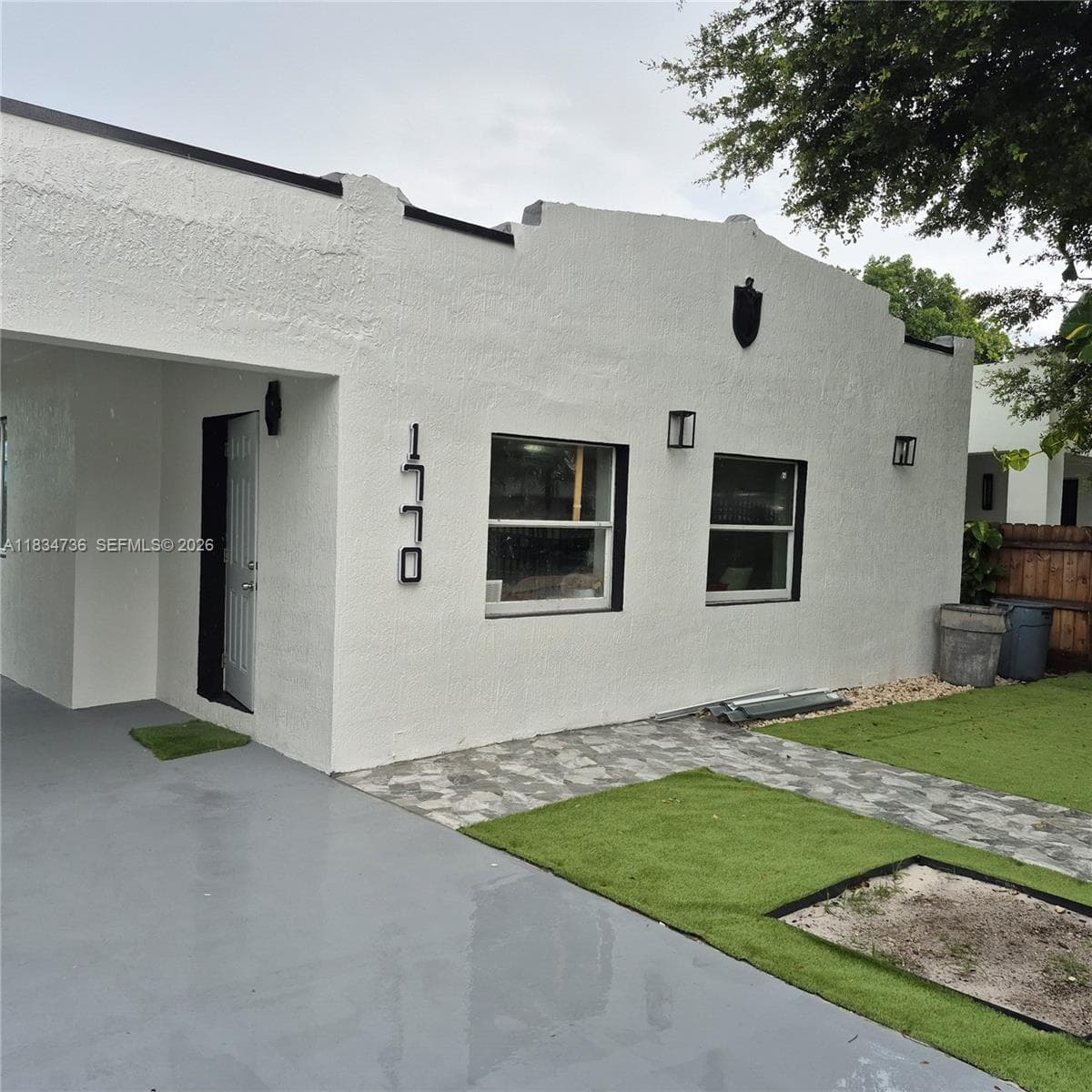 1770 NW 44th St, Miami FL 33142, exterior