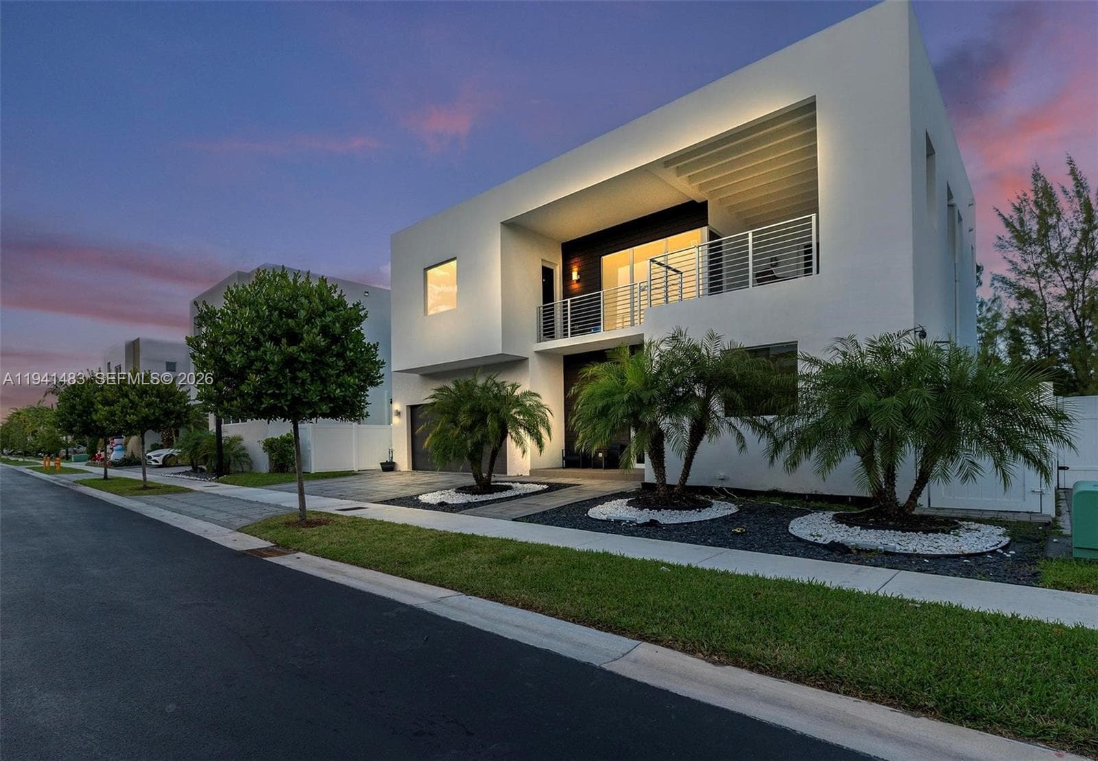 10055 NW 77th St, Doral FL 33178, exterior