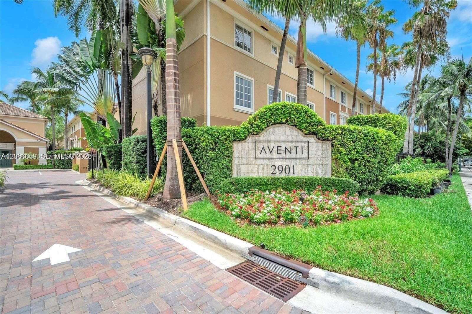 2965 NE 185th St # 1503, Aventura FL 33180, exterior