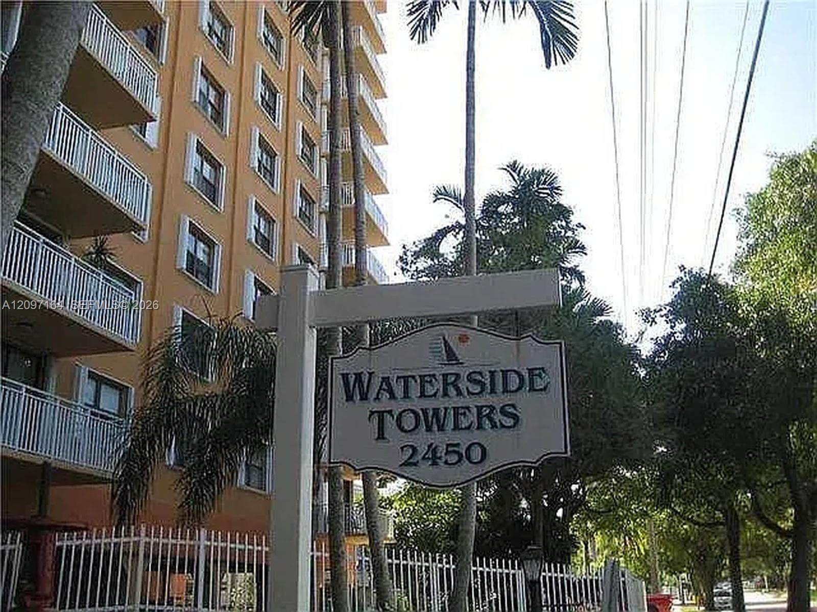 2450 NE 135th St # 208, North Miami FL 33181, exterior