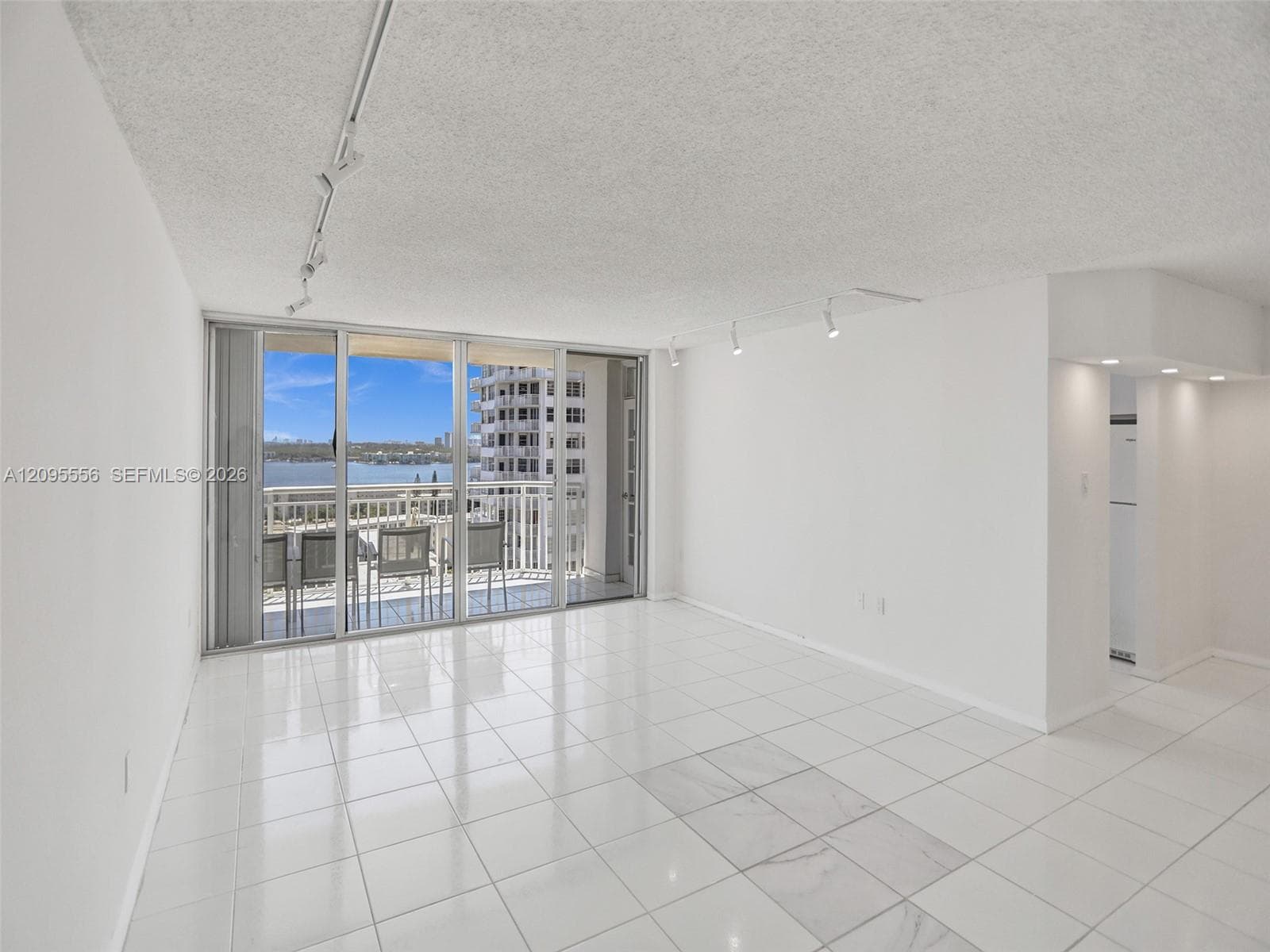 18071 BISCAYNE BLVD # 1701, Aventura FL 33160, exterior