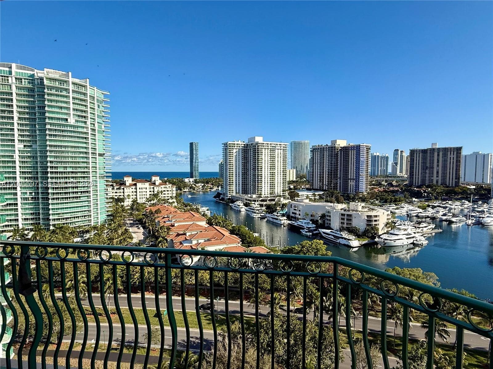 19900 E Country Club Dr, Aventura FL 33180, exterior