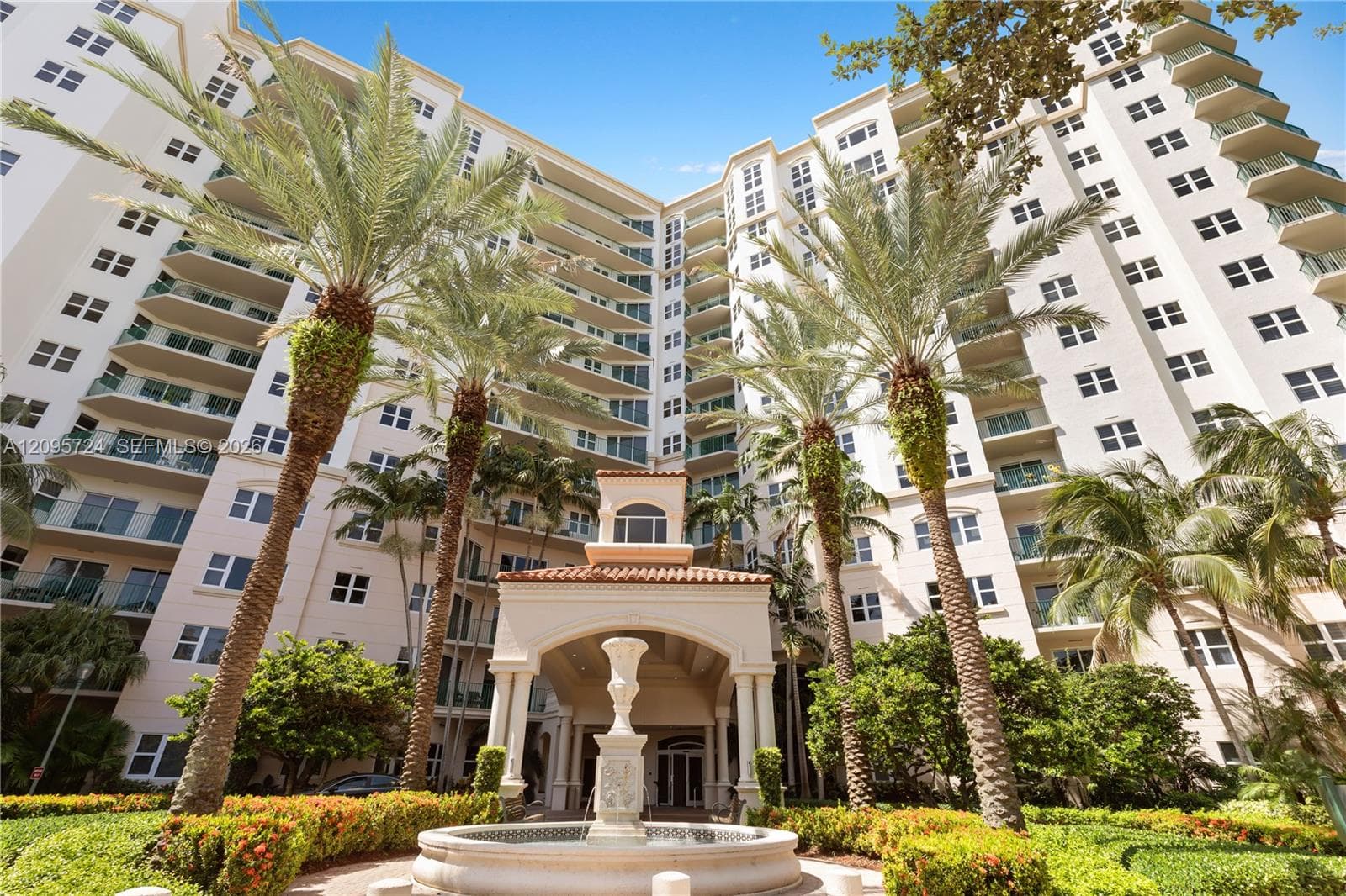 19900 E Country Club Dr # 216, Aventura FL 33180, exterior