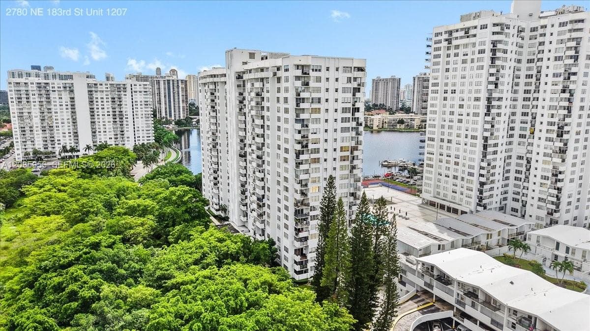 2780 NE 183rd St # 1207, Aventura FL 33160, exterior