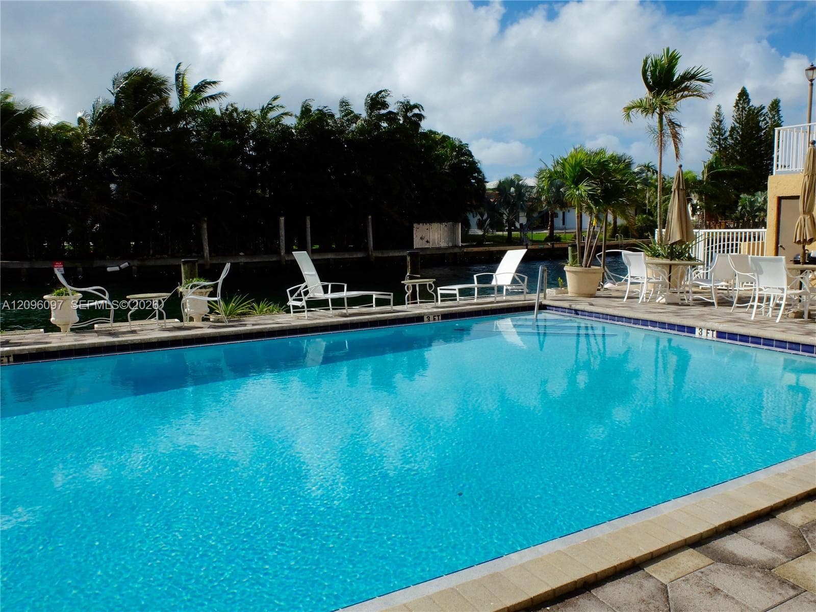 2640 NE 135th St # 218, North Miami FL 33181, exterior