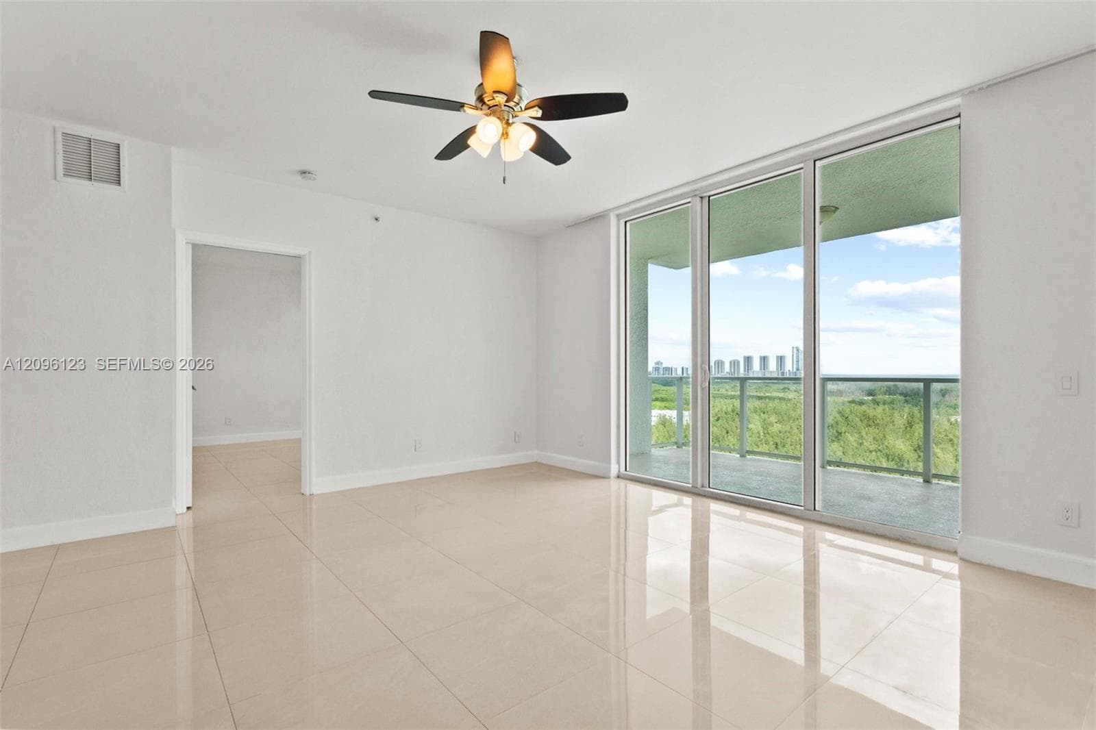 14951 Royal Oaks Ln # 2008, North Miami FL 33181, exterior