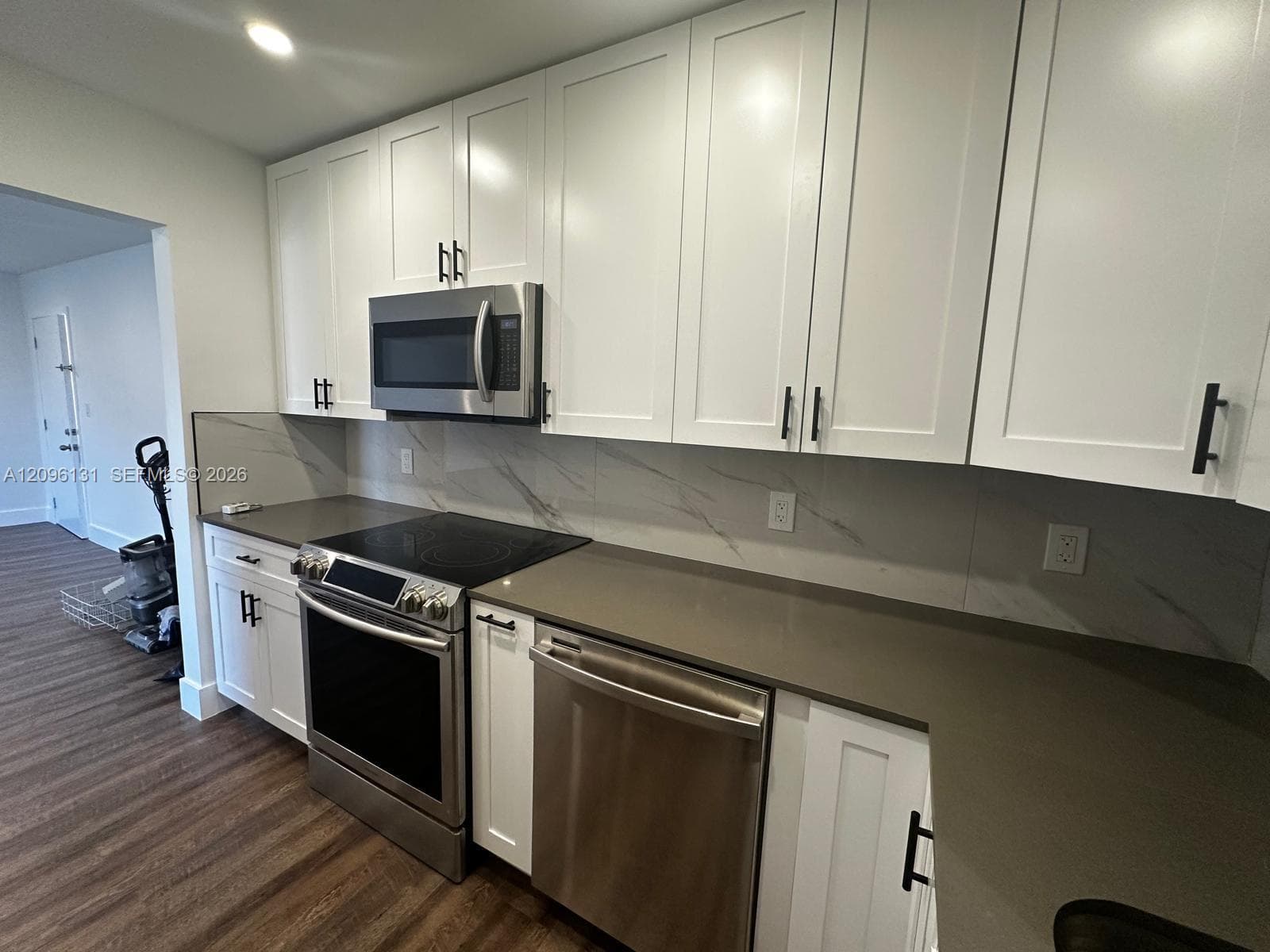 770 NE 128th St # 303, North Miami FL 33161, exterior