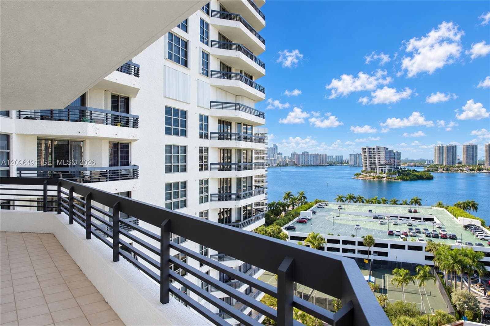 3500 Mystic Pointe Dr # 1503, Aventura FL 33180, exterior