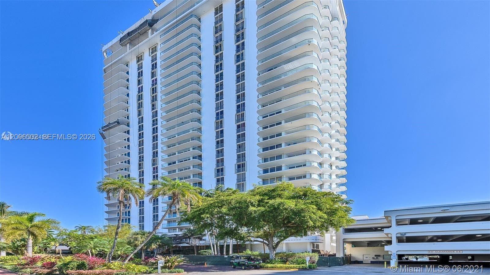 19707 Turnberry Way # 4L, Aventura FL 33180, exterior