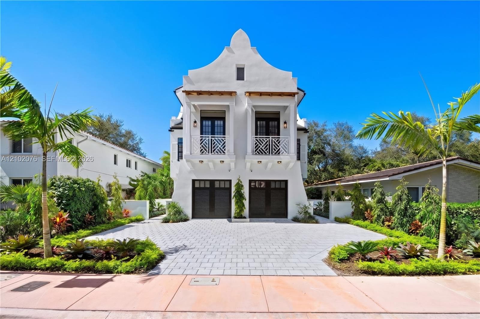 2710 Le Jeune Rd, Coral Gables FL 33134, exterior