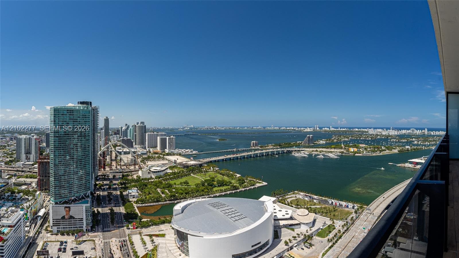 Miami, exterior