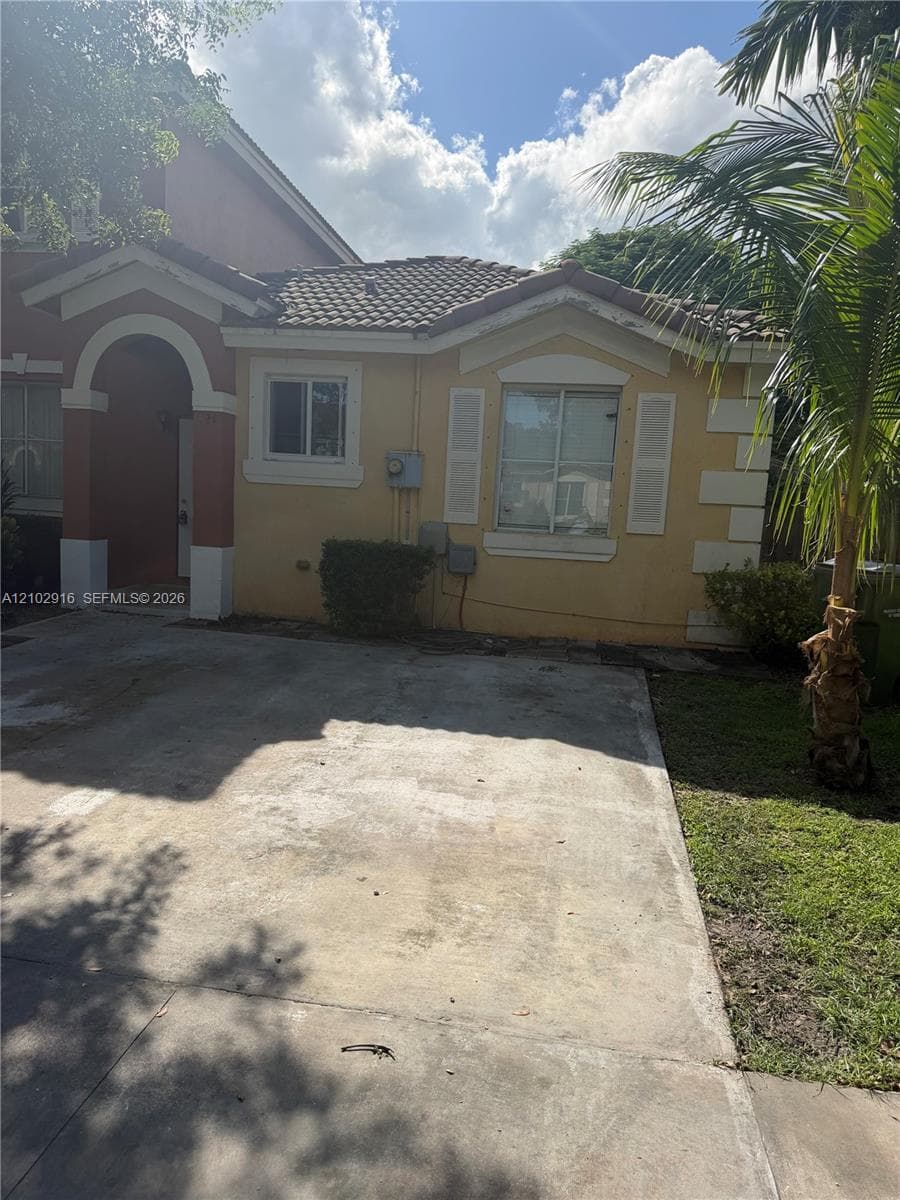 124 SW 16th Ave, Homestead FL 33030, exterior