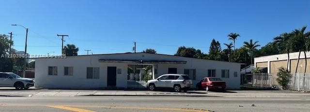 2900 W Flagler St # 11, Miami FL 33135, exterior