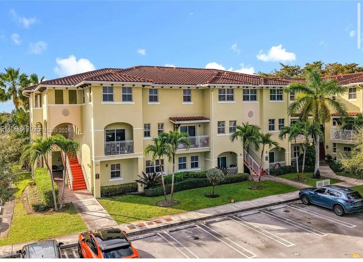 210 NW 109th Ave # 210, Miami FL 33172, exterior