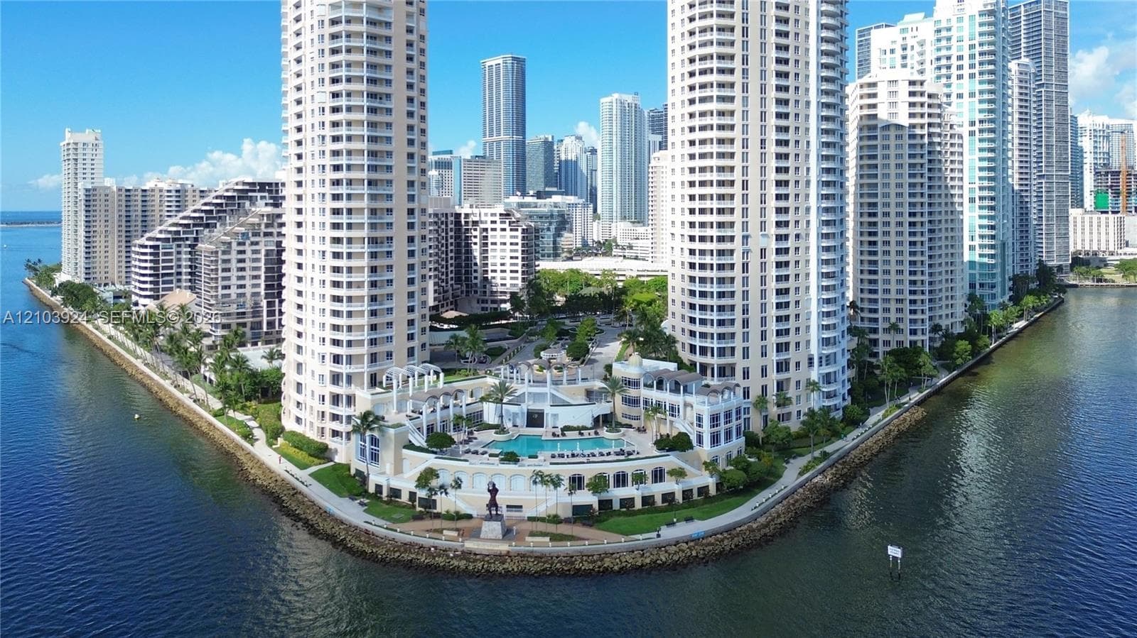 848 Brickell Key Dr # 306, Miami FL 33131, exterior
