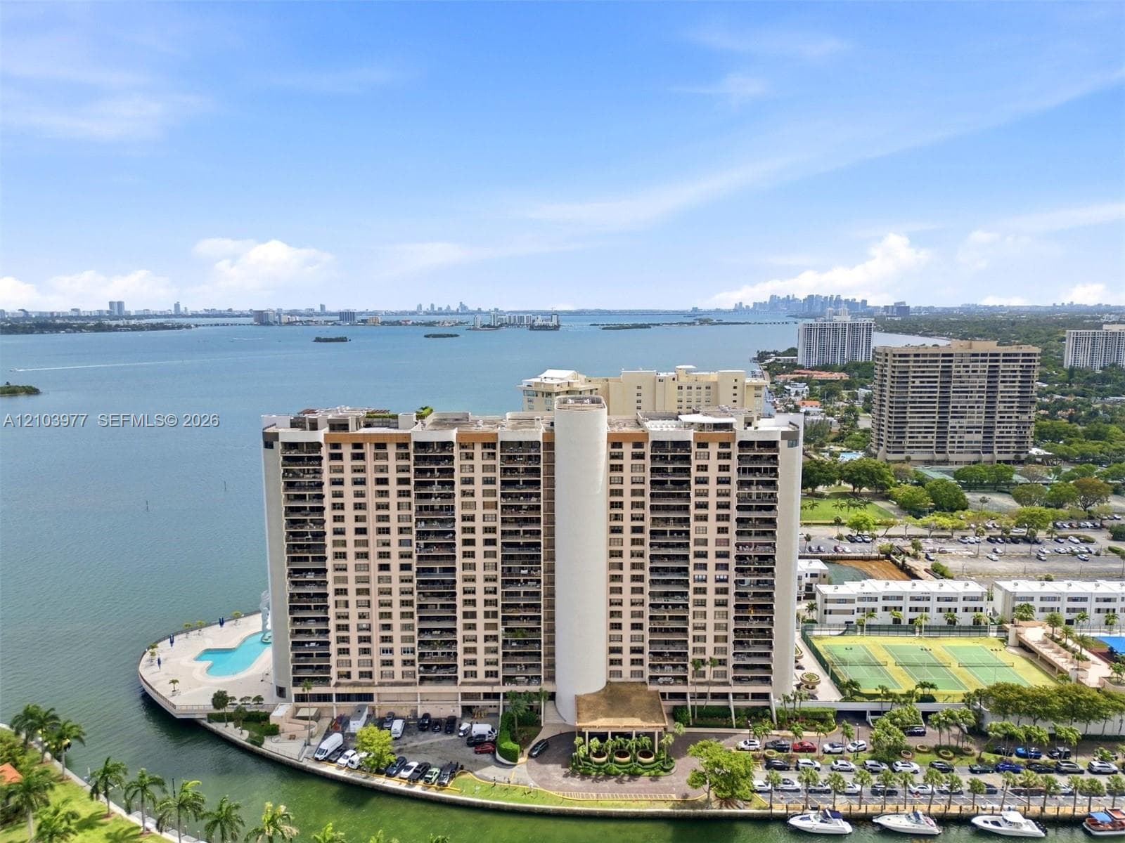 1800 NE 114th St # 1505, Miami FL 33181, exterior
