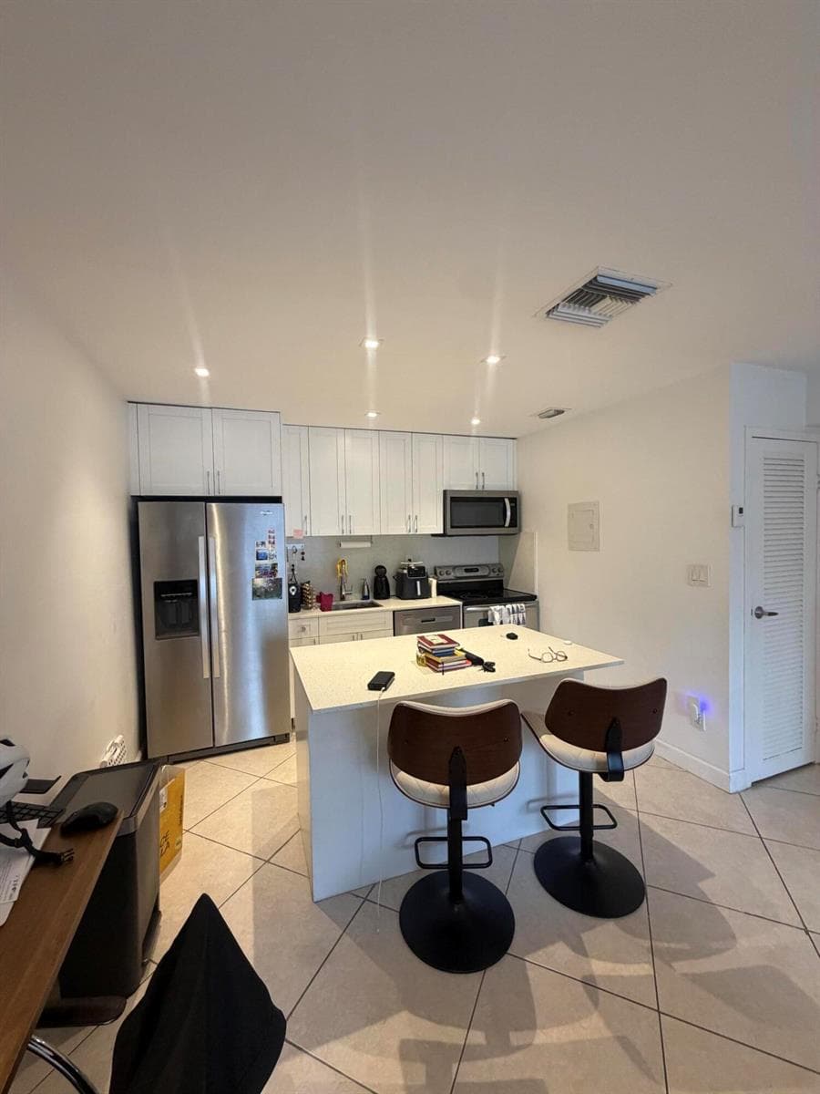 2715 TIGERTAIL Avenue # 103, Miami FL 33133, exterior
