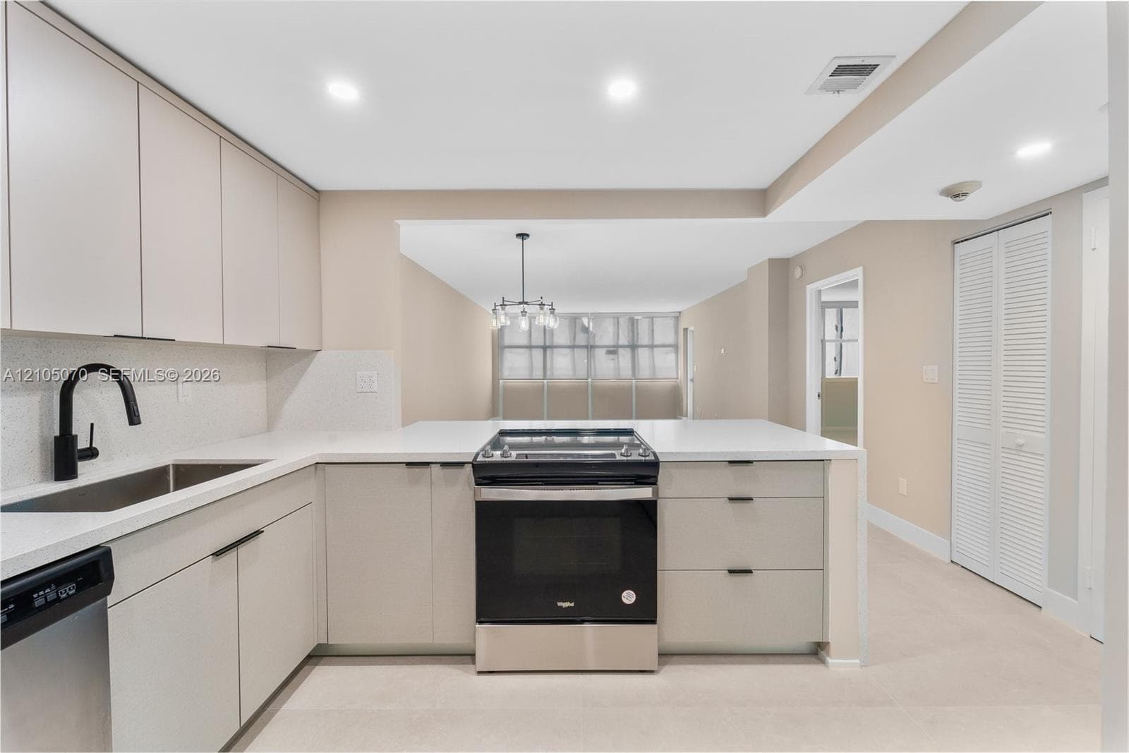 1420 Brickell Bay Dr # 1202E, Miami FL 33131, exterior