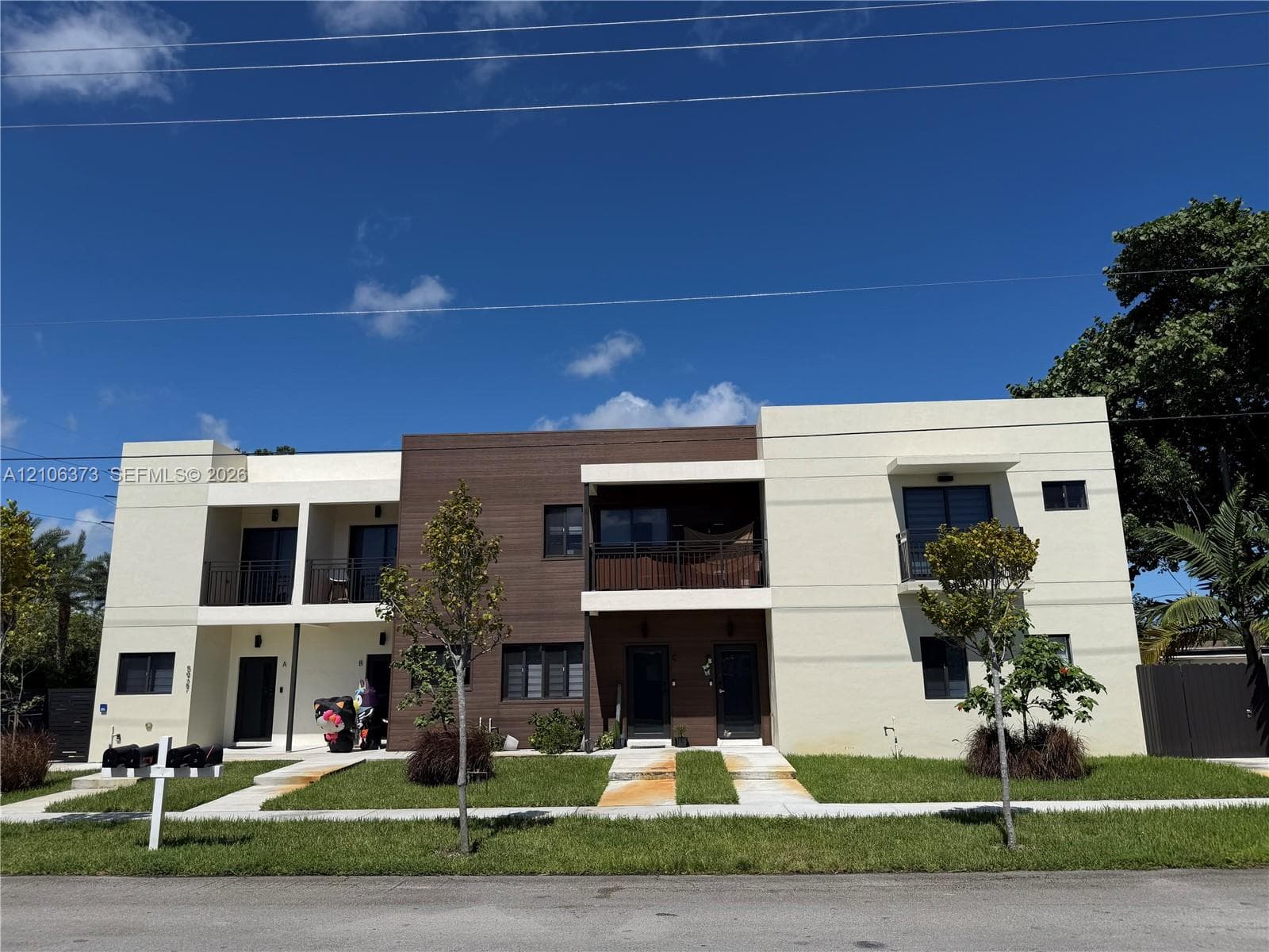 5927 Buchanan St, Hollywood FL 33021, exterior