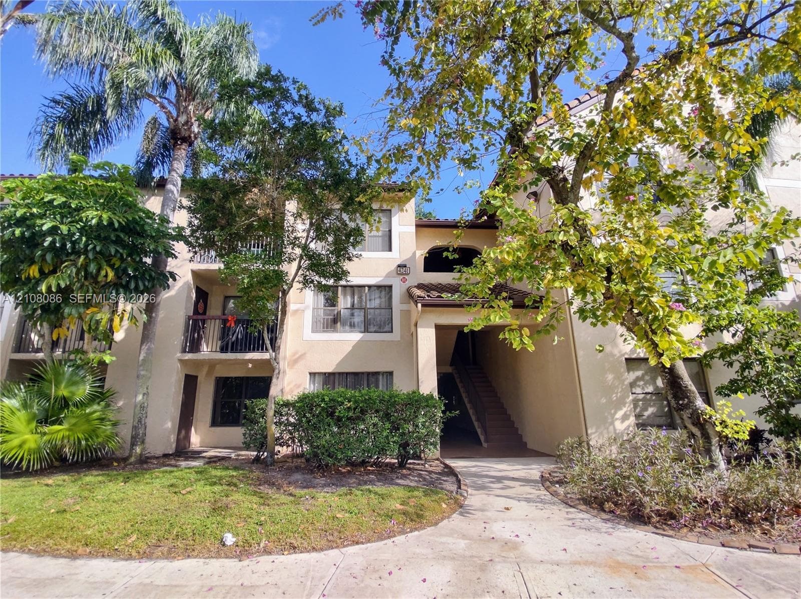 4401 W Mcnab Rd, Pompano Beach FL 33069, exterior